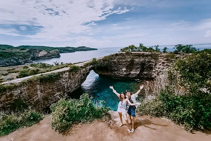 broken beach nusa penida bali